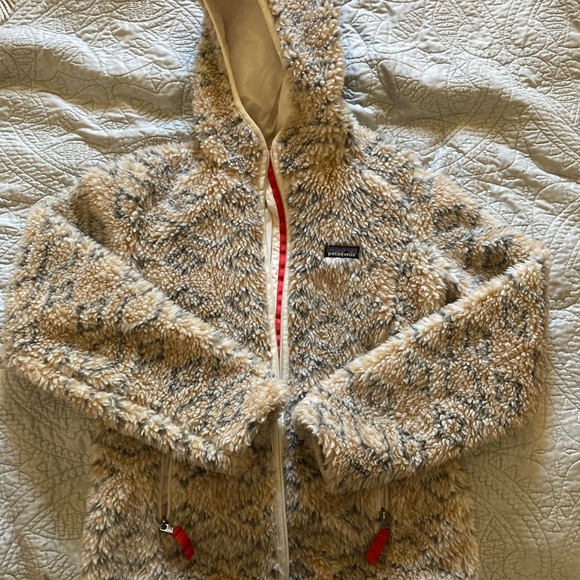 Patagonia women’s medium Sherpa jacket - Picture 2 of 3